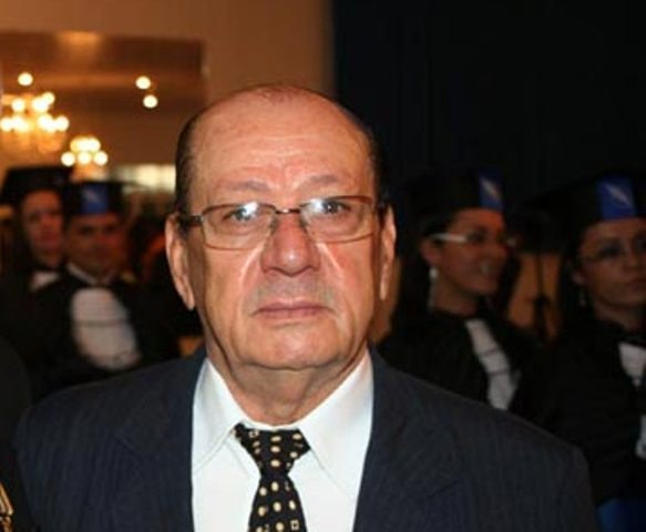 Educador pioneiro assina artigo sobre curso de medicina em Vilhena