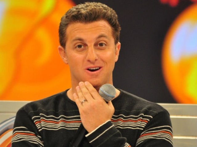 Luciano Huck dá gorjeta de R$ 900 para taxista