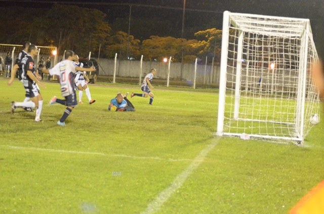Vilhena goleia o Mixto e leva vantagem para a partida de volta em Cuiabá