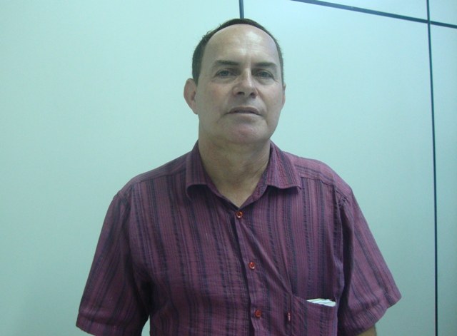 Líder comunitário enfrenta transtornos ao ser confundido com secretário