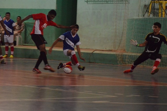 Segunda rodada do Municipal de Futsal teve jogo com seis expulsões 