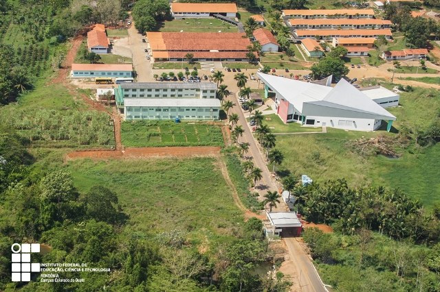 Motorista denuncia estudantes bêbados promovendo trote no Ifro de Colorado