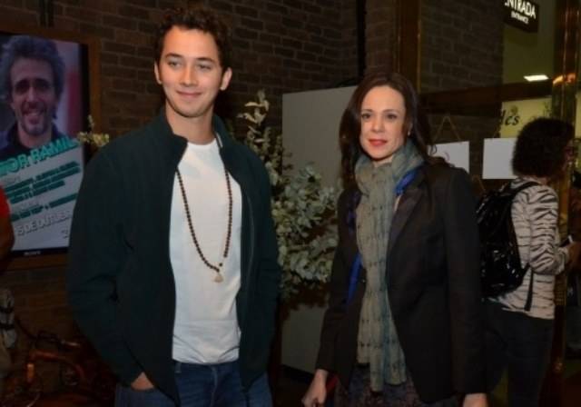 Vanessa Gerbelli está namorando com Gabriel Falcão, 17 anos mais jovem