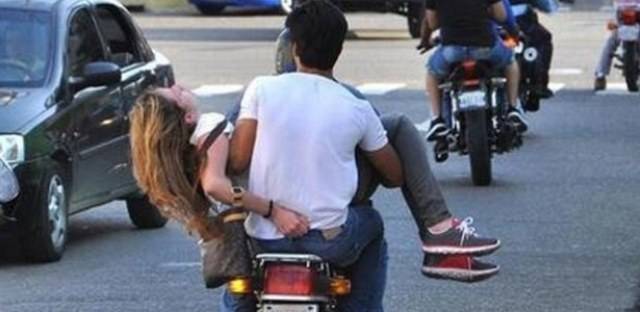 MOTOQUEIROS