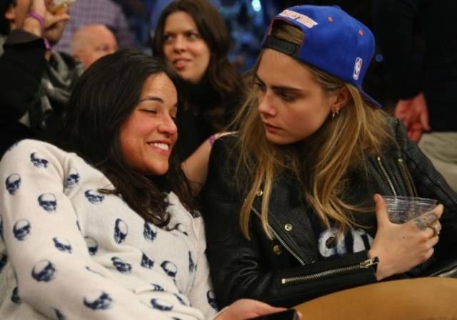 Michelle Rodriguez assume romance com a top Cara Delevingne