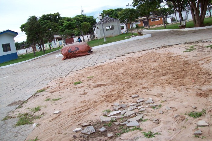 PRAÇA PRINCIPAL DE VILHENA ESTÁ ABANDONADA