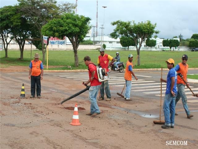 PREFEITURA REALIZA OPERAÇÃO TAPA-BURACO