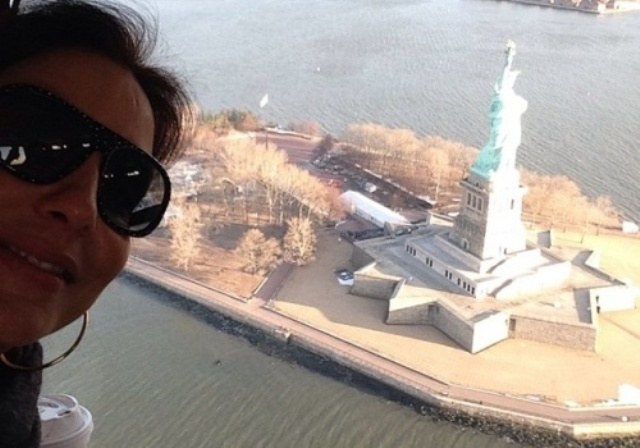 Ivete Sangalo chega a Nova York para show com Laura Pausini