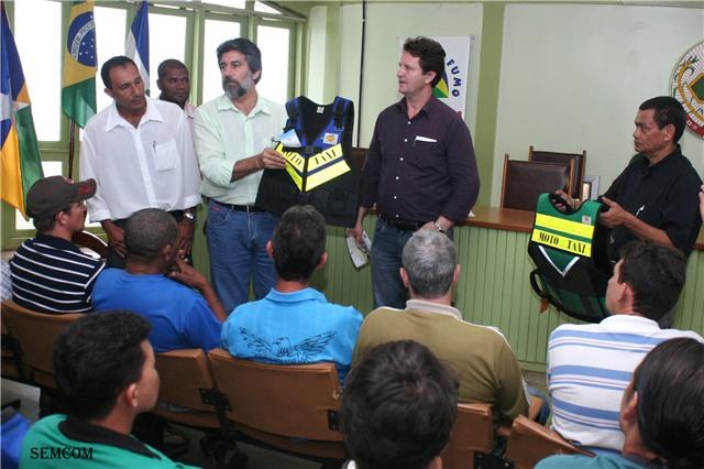 PREFEITURA DOA TERRENOS PARA ASSOCIAÇÃO DOS MOTOTAXISTAS