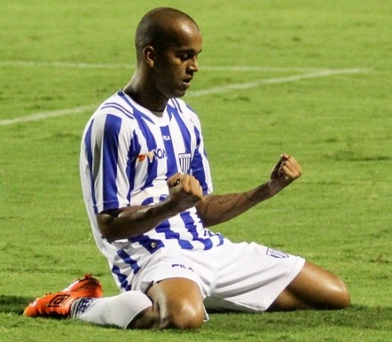 Com feito inédito, filho de vilhenenses brilha no futebol de Santa Catarina