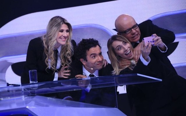 Dani Calabresa estreia na bancada do CQC e nova repórter assina contrato ao vivo