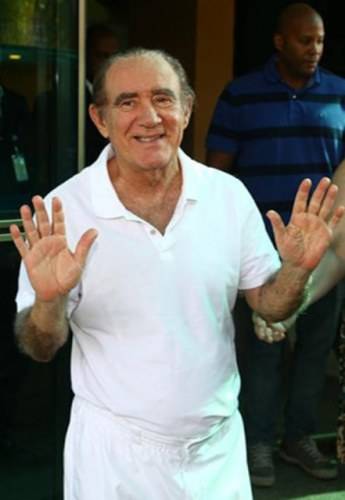 Renato Aragão volta a ser internado no Rio de Janeiro