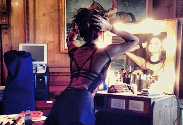 Cheia de mistério, Selena Gomez publica no Insta foto de projeto secreto
