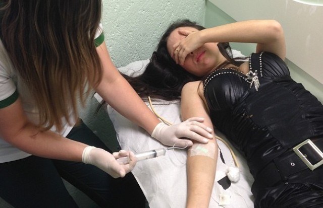 Tatá Werneck passa mal e vai para hospital: "Do trabalho direto pro soro"