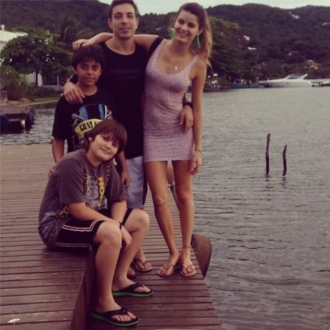 Isabelli Fontana curte viagem com o filho e Di Ferrero