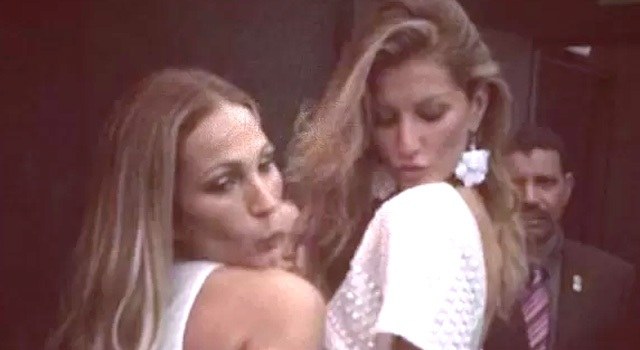 Sambou no recalque: Gisele Bündchen manda beijinho no ombro