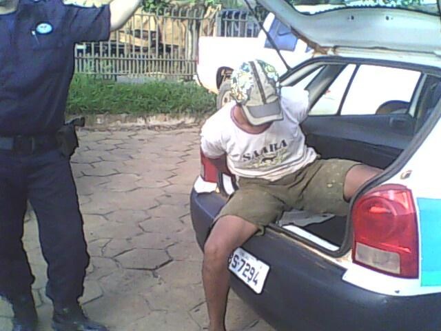 TRÊS PESSOAS SÃO DETIDAS POR RECEPTAÇÃO
