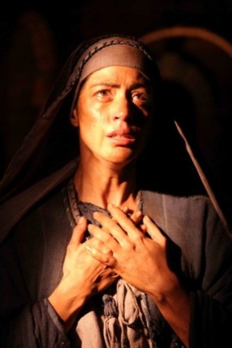 Carol Castro vive Maria em Paixão de Cristo e fala sobre a emoção do papel