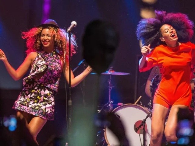 Beyoncé se apresenta com a irmã no Coachella