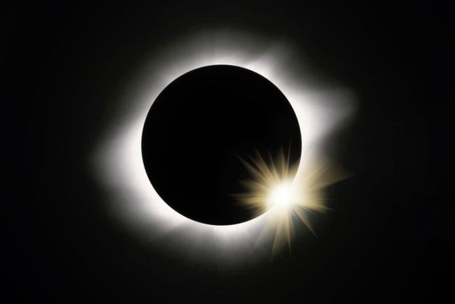 LUA VERMELHA