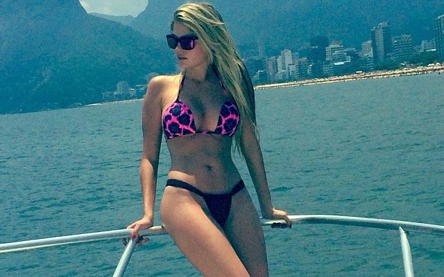 Bárbara Evans defende seu peso de 48kg: "Se pagarem minhas contas, fico gorda"