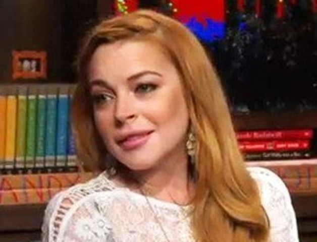 Lindsay Lohan diz na TV que seu último drinque foi "há bastante tempo"