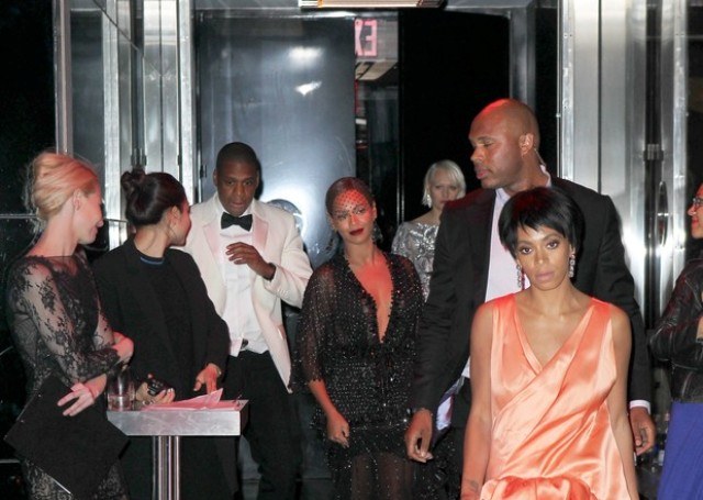 Site mostra vídeo de irmã de Beyoncé agredindo Jay-Z