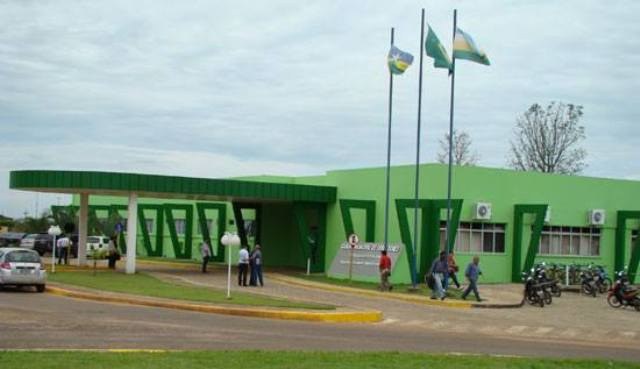 Vereadores discutem repasses, mamógrafo e benefício para portadores de câncer