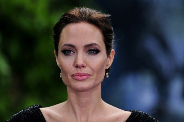 Angelina Jolie surpreende ao revelar quem irá organizar seu casamento