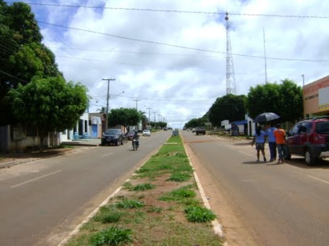 Confúcio lança obra de 7 km de asfalto em Chupinguaia neste sábado