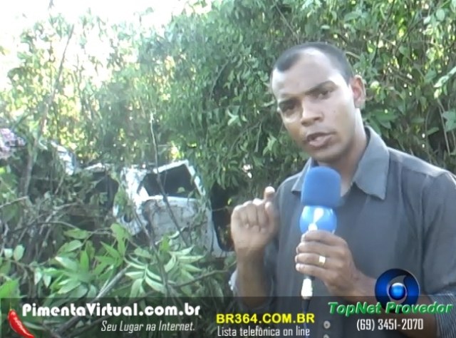 Carro com seis vilhenenses desvia de buraco e despenca em ribanceira na BR 364