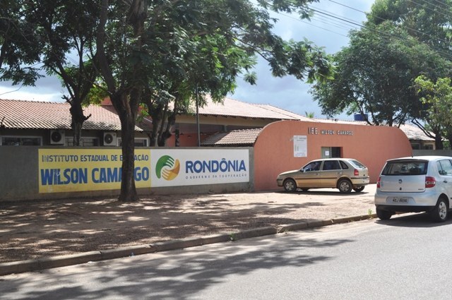 Vilhena: governo prefere jogar merenda no lixo do que deixar professor comer