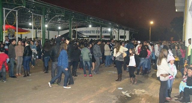 Jornalista relata vandalismo em parque após cancelamento do show de Luan Santana