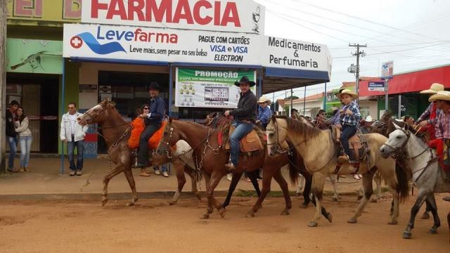 Domingo em Cerejeiras é marcado por cavalgada da Expocer e acidentes de trânsito