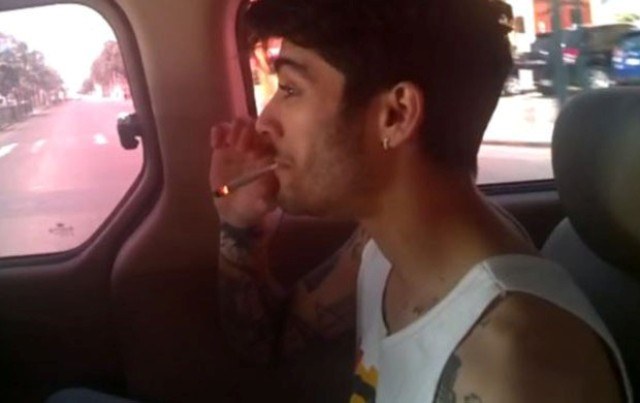 Membros do One Direction fumam maconha em vídeo, diz jornal