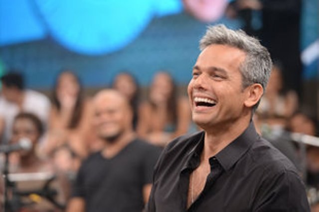 Otaviano Costa muda o comportamento nos bastidores do Video Show