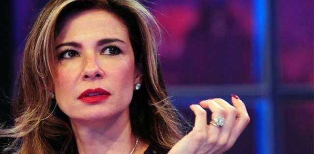 Luciana Gimenez é proibida de postar vídeo em que aparece "possuída"