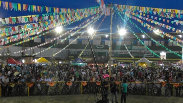 Maior festa junina de Vilhena reúne 19 escolas e deve bater recorde de público
