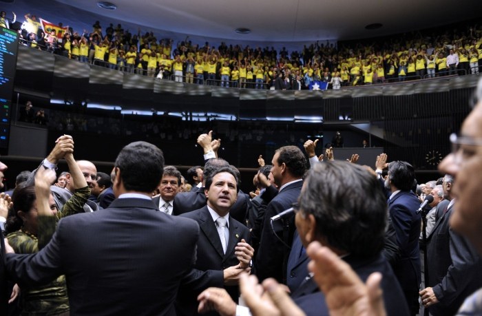 Transposição | GOVERNO DO ESTADO ENTREGA LISTA COM 19.395 NOMES