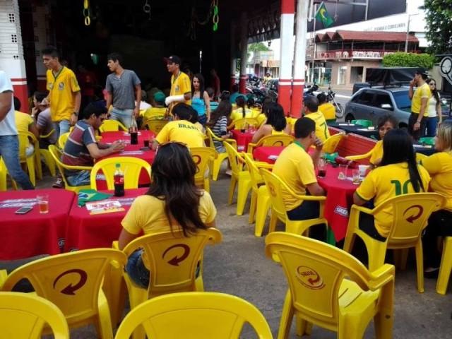 Copa do Mundo começa e agita Vilhena; bares da cidade estão lotados