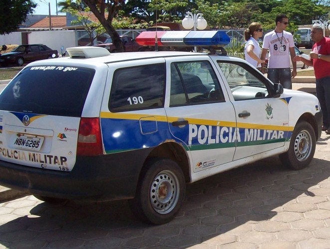 BANDIDOS FURTAM OBJETOS NO PARQUE DE EXPOSIÇÕES
