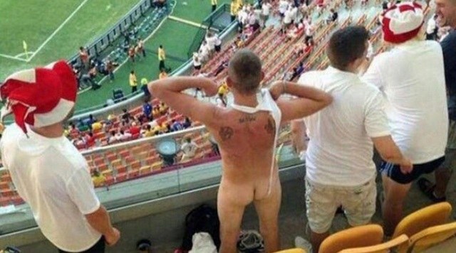 PELADÃO NO ESTÁDIO 