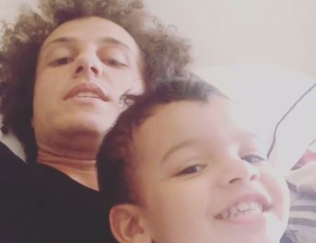 De folga após empate com México, David Luiz curtiu o sobrinho