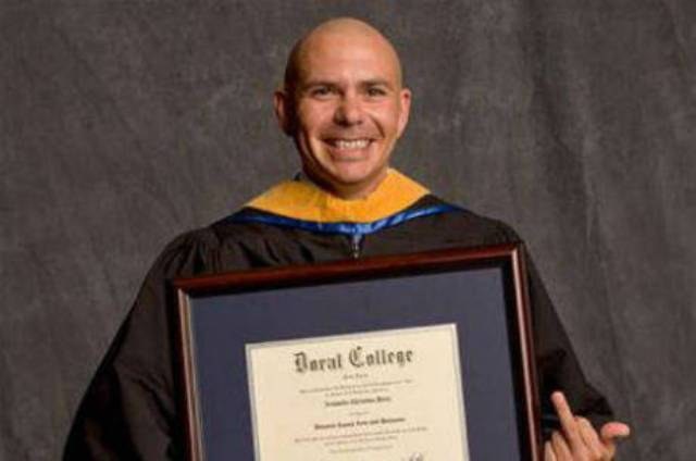 Rapper Pitbull ganha diploma universitário nos EUA