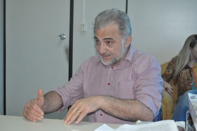Hermínio confirma colega e diz: Confúcio pode não pagar salário no fim do ano
