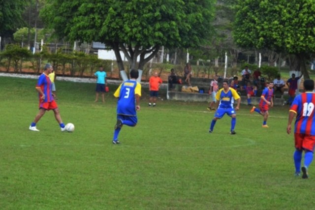 Com um jogador a mais, Portal Colchões/Gazin perde e vê adversários encostarem 