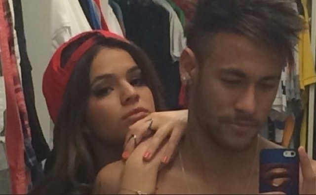 Bruna quer entregar a carreira nas mãos de Neymar e briga com a mãe