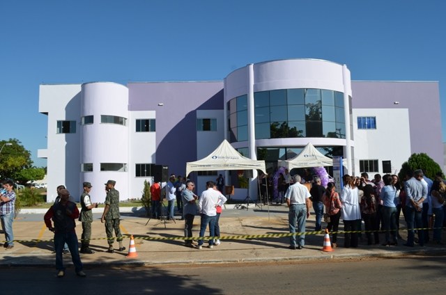 Rover inaugura Centro de Referência em Saúde da Mulher e da Criança