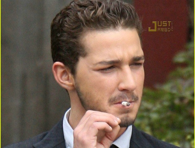 Shia LaBeouf foi expulso de teatro, faz algazarra e vai preso