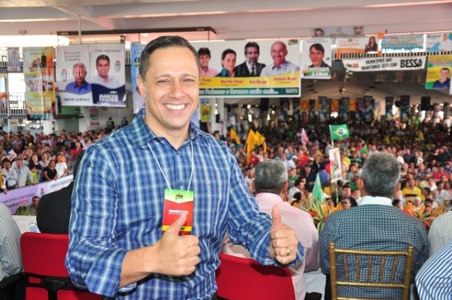 Vereador Júnior Donadon recebe “com estranheza” candidatura da prima Raquel